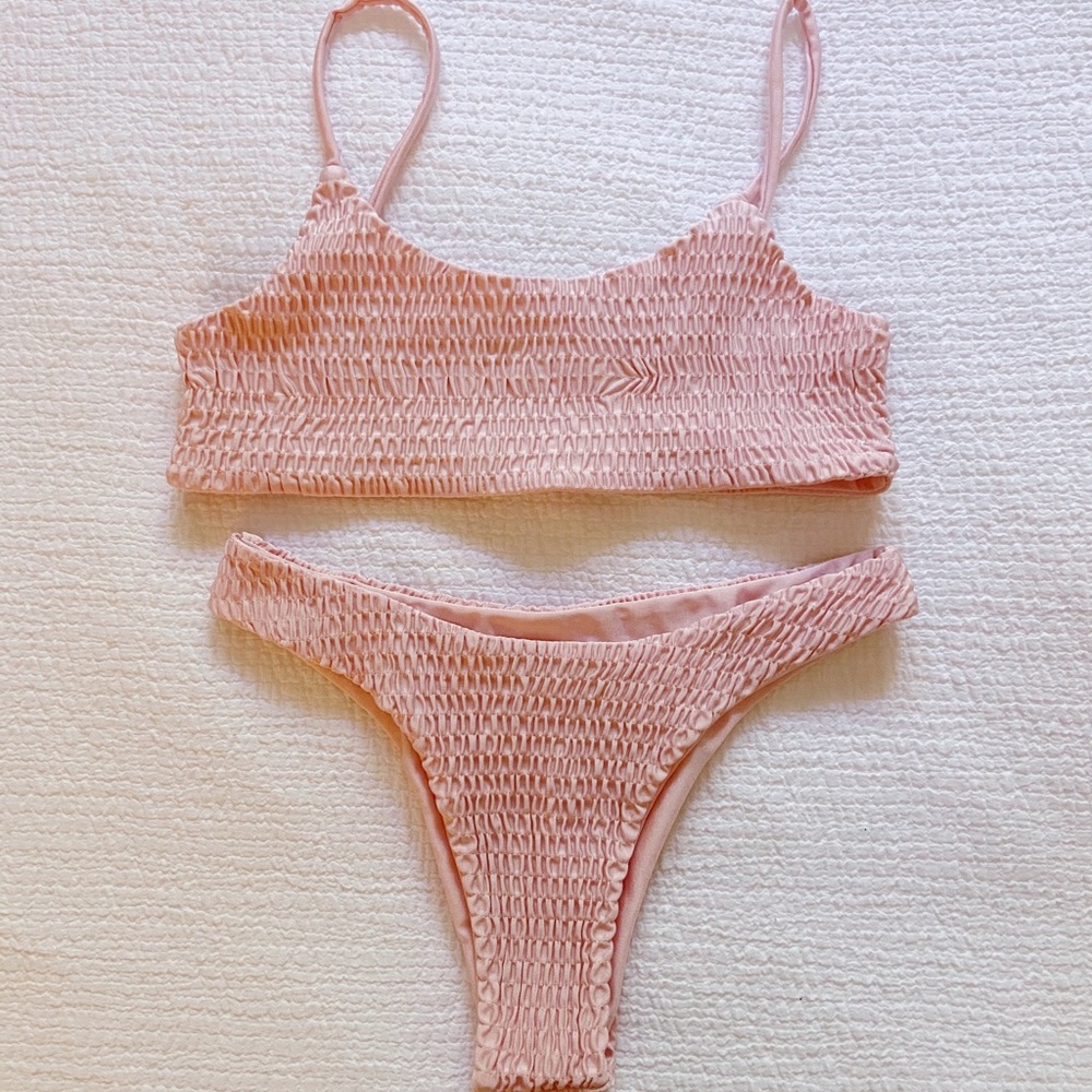 Pink ruffled bikini set!
